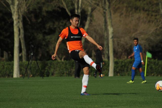 厄德高：不习惯看台看比赛和不与球队一起训练